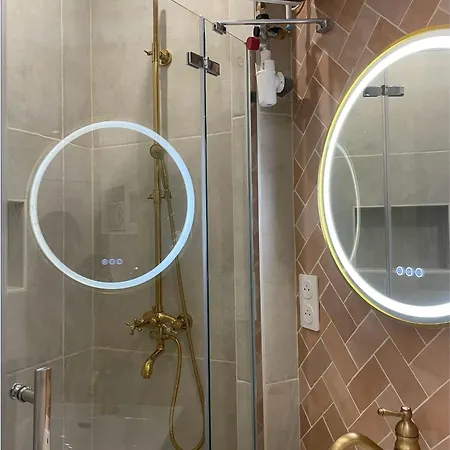 Kwatera prywatna Privee, Sdb Partage, Arc De Triomphe, Metro 1, T3b, Rer C E A *