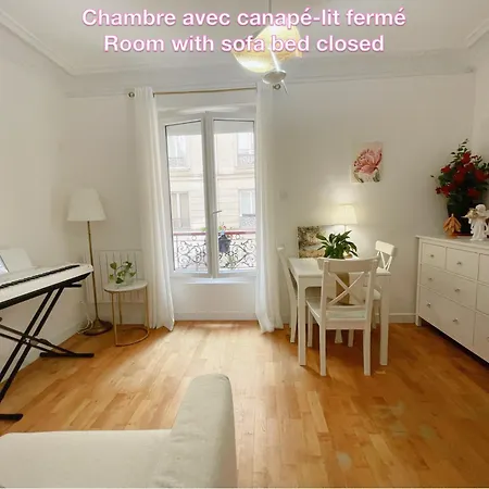 Privee, Sdb Partage, Arc De Triomphe, Metro 1, T3b, Rer C E A *