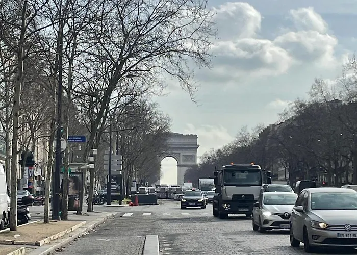 Privee, Sdb Partage, Arc De Triomphe, Metro 1, T3b, Rer C E A Quarto em Acomodações Particulares *