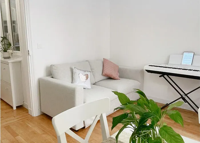 Privee, Sdb Partage, Arc De Triomphe, Metro 1, T3b, Rer C E A Quarto em Acomodações Particulares