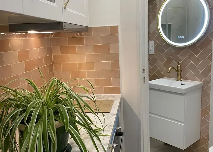 Quarto em Acomodações Particulares Privee, Sdb Partage, Arc De Triomphe, Metro 1, T3b, Rer C E A *